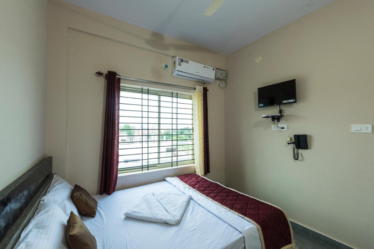 โอโย 9544 โฮเต็ล คราวน์ เรซิเดนซี Hotel ไมซอร์ ภายนอก รูปภาพ